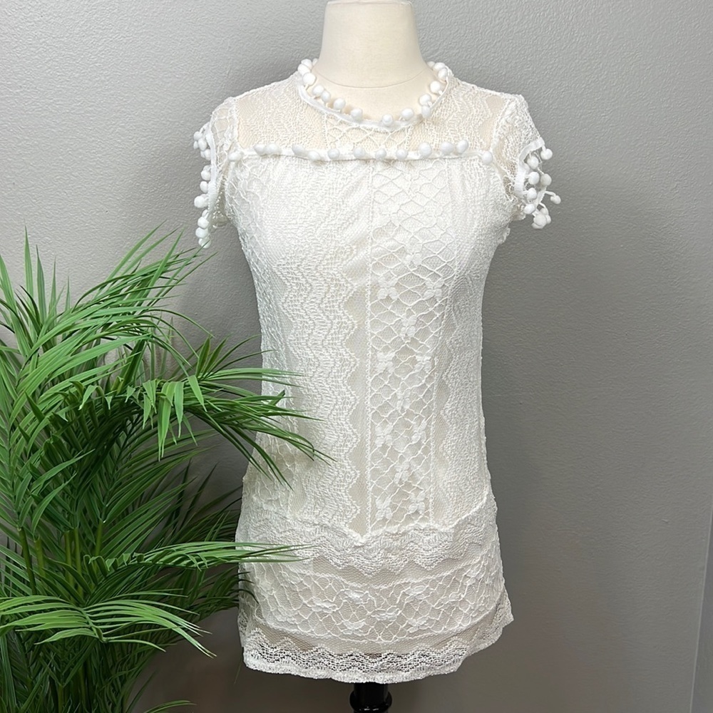 NWT Boho Beach Hut Coverup White Lace Pom Small